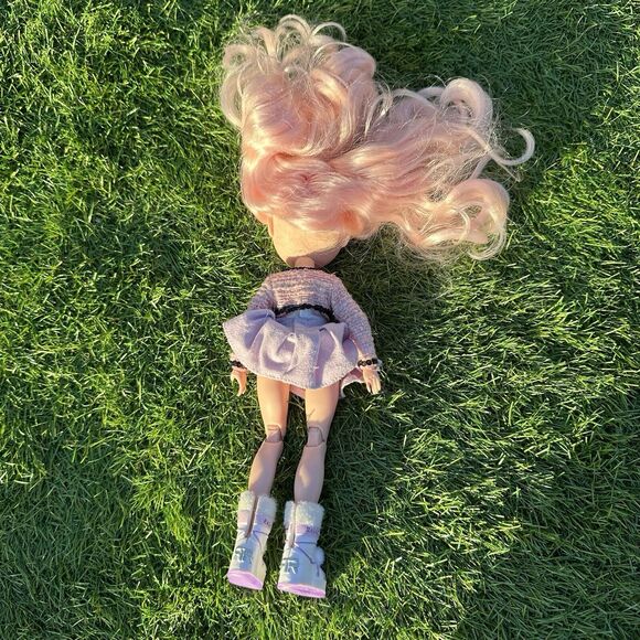 Rainbow High Series 2 Bella Parker Fashion Doll MGA‎ - Picture 6 of 8